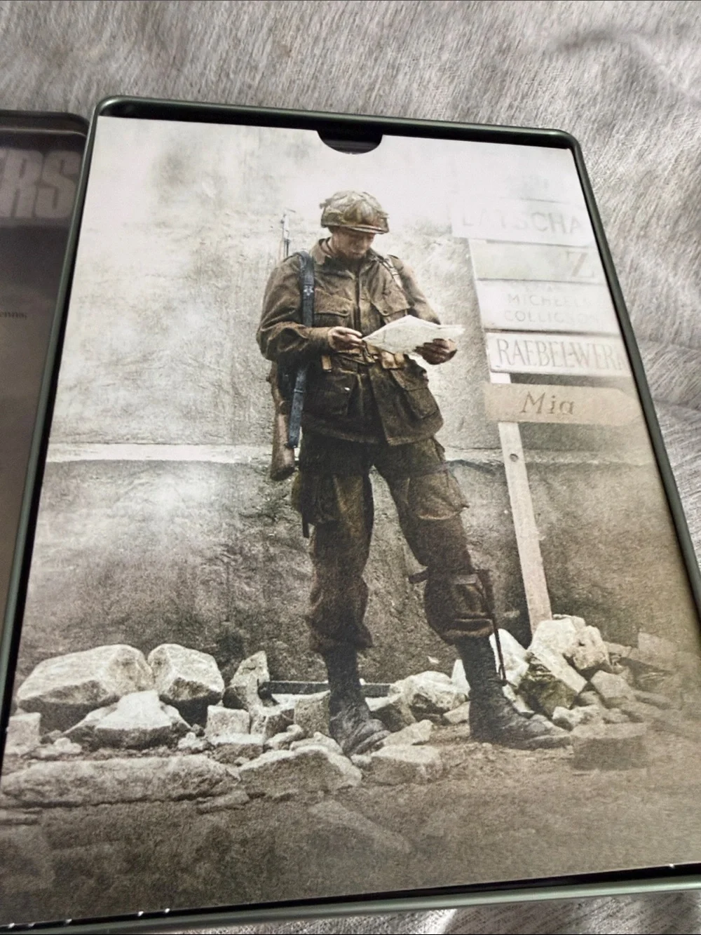Dreamworks Band of Brothers Steelbook in Black and Tan